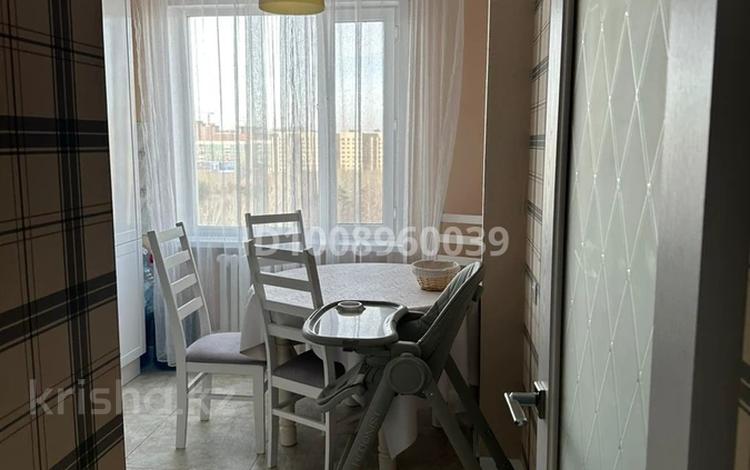 2-комнатная квартира · 55 м² · 9/9 этаж, Шахтеров 31 а за 230 000 〒 в Караганде, Казыбек би р-н — фото 2