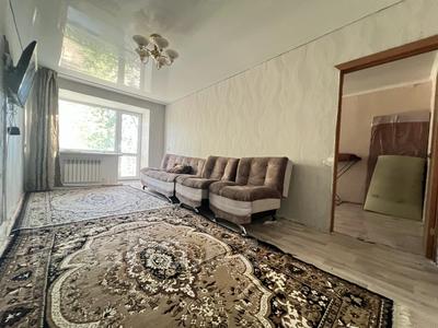 2-бөлмелі пәтер · 43 м² · 3 қабат, Абая Кунанбаева 60, бағасы: 6.1 млн ₸ в Шахтинске