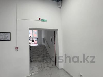 Свободное назначение, офисы, магазины и бутики, салоны красоты, фитнес и спорт, медцентры и аптеки, образование, развлечения, конференц-залы, кабинеты и рабочие места, студии · 400 м² за 3 млн ₸ в Актобе