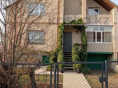 Отдельный дом · 4 комнаты · 275 м² · 17 сот., Центральная 8 за 49 млн ₸ в Петропавловске