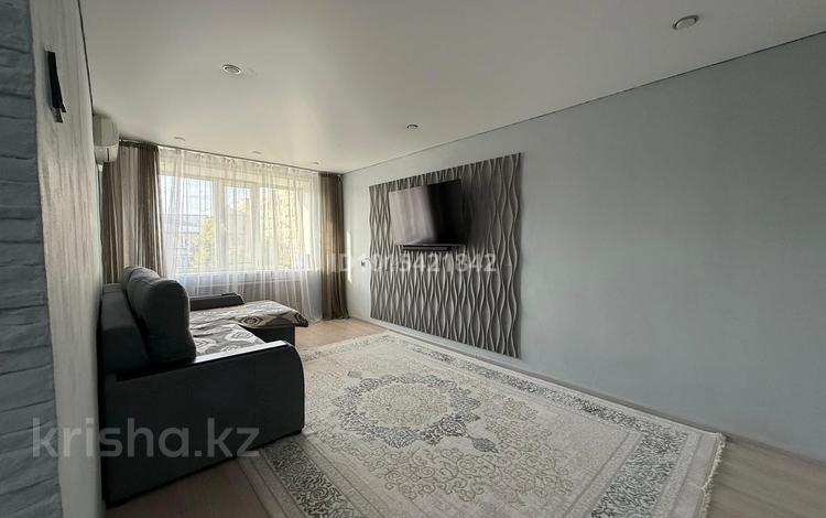 2-комнатная квартира · 55.5 м² · 5/5 этаж, мкр Кунаева 24 за 20 млн ₸ в Уральске — фото 2