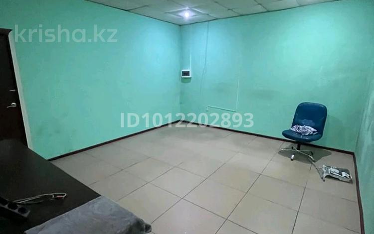 Офисы, магазины и бутики, склады · 70 м² за 350 000 ₸ в Семее — фото 2