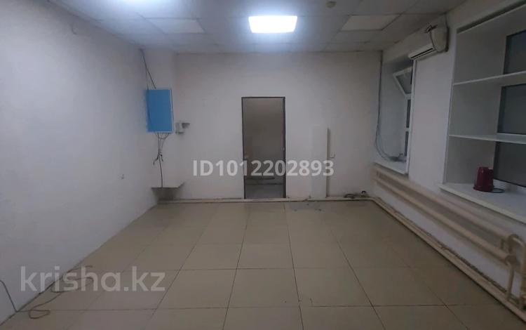 Кеңселер, дүкендер мен бутиктер, қоймалар · 26 м², бағасы: 250 000 ₸ в Семее — фото 7
