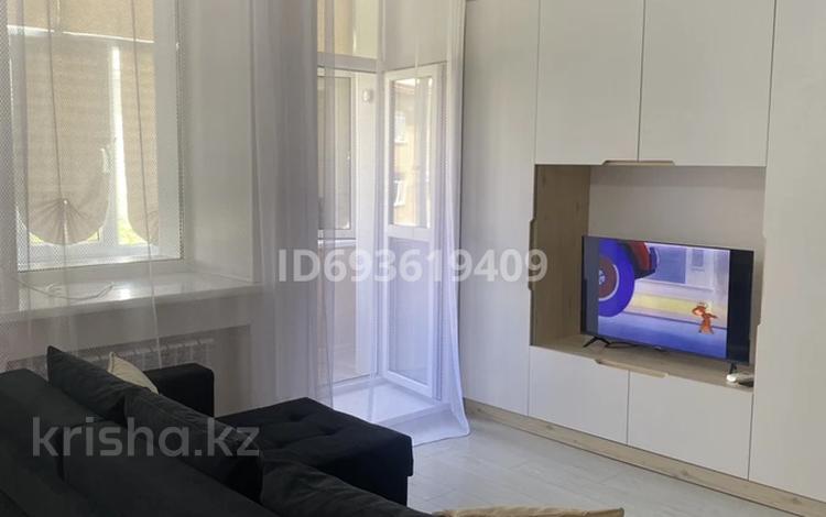 1-комнатная квартира · 40 м² · 5/5 этаж, мкр Новый Город 5 — ЦУМ,Абзал, Центральный парк за 10 000 ₸ в Караганде, Казыбек би р-н — фото 25