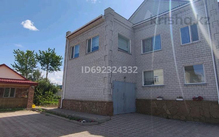 Отдельный дом • 7 комнат • 380 м² • 10 сот., Ермакова за 97 млн 〒 в Павлодаре — фото 2