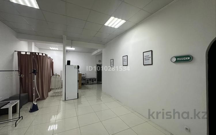 Кеңселер, сұлулық салондары, фитнес және спорт, медорталықтар мен дәріханалар, білім орталықтары, ойын-сауық, конференц-залдар, кабинеттер және жұмыс орындары, студиялар · 330 м², бағасы: 1.2 млн 〒 в Шымкенте, Каратауский р-н — фото 2