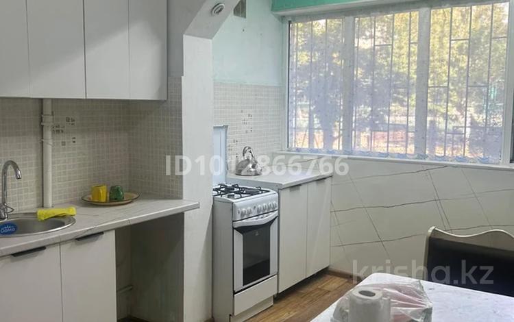 2-бөлмелі пәтер · 50 м² · 1/5 қабат, 17-й микрорайон, 17-й микрорайон — Аллея, бағасы: 140 000 ₸ в Шымкенте, Аль-Фарабийский р-н — фото 2