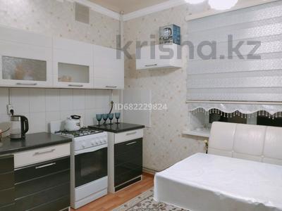 3-комнатная квартира, 74 м², 3/5 этаж помесячно, Жаппасбай батыр за 150 000 〒 в 