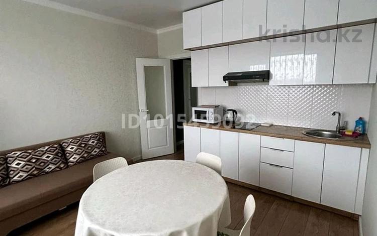 1-комнатная квартира · 45 м² · 8/10 этаж, Толе би 285/8 к1, 285/8 к2, 285/8 к3, 285/8 к4, 285/8 к5, 285/8 к6, 285/8 к7, 285/8 к8, 285/8 к9, 285/8 к10, 285/8 к11 за 300 000 ₸ в Алматы, Ауэзовский р-н — фото 2