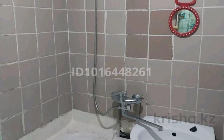 2-комнатная квартира · 40 м² · 1/5 этаж, 343 квартал д.9 за 150 000 ₸ в Семее — фото 2