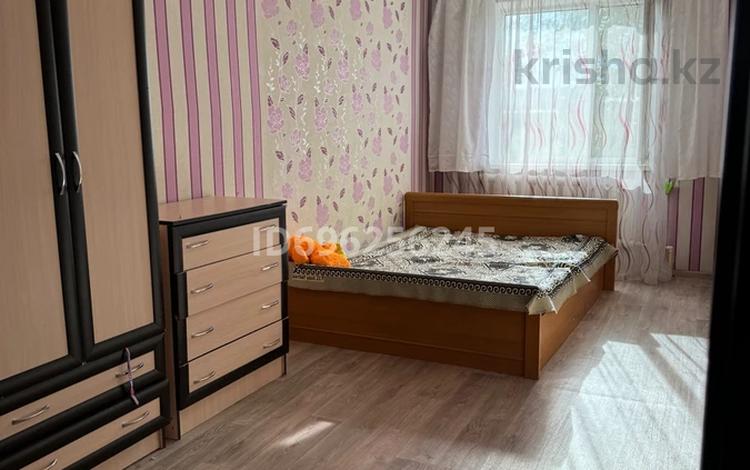 2-бөлмелі пәтер, 45 м², 3/5 қабат, Майкудук, 11а микрорайон 9, бағасы: 12 млн 〒 в Караганде, Алихана Бокейханова р-н — фото 2