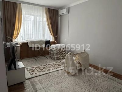 2-комнатная квартира · 57 м² · 1/5 этаж, Султана Бейбарса 7Б — Возле мечети Акмешит за 25 млн 〒 в 