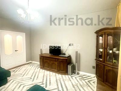 Пәтерлер в Абай обл.: 2-бөлмелі пәтер · 80.5 м² · 2/5 қабат, Баружана Момышулы 41/1 — Кабанбай Батыра-Б.Момышулы, бағасы: 45 млн 〒 2-бөлмелі пәтер · 80.5 м² · 2/5 қабат, Баружана Момышулы 41/1 — Кабанбай Батыра-Б.Момышулы, бағасы: 45 млн 〒 в Семее