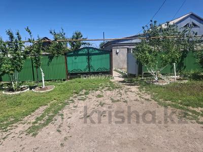 Часть дома · 4 комнаты · 100 м² · 10 сот., мкр. Зачаганск пгт 44 — Тынышбаева за 30 млн ₸ в Уральске