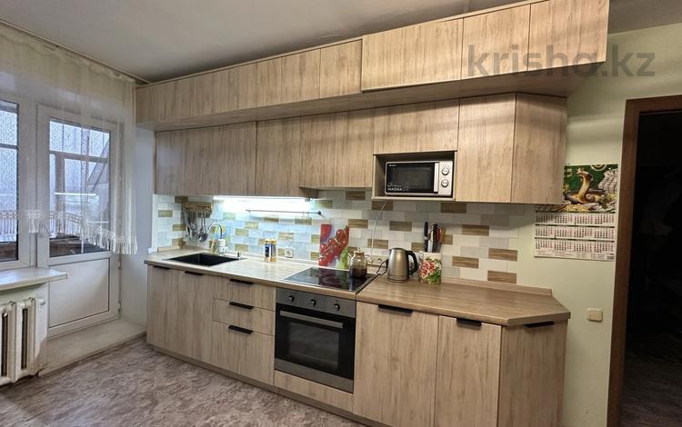 3-бөлмелі пәтер · 64 м² · 5/5 қабат, мкр Юго-Восток, Сатыбалдина 11, бағасы: 17 млн ₸ в Караганде, Казыбек би р-н — фото 2