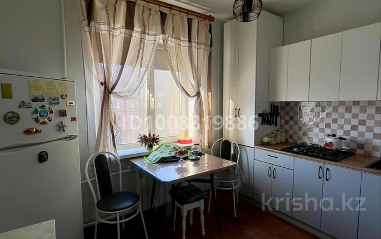 2-бөлмелі пәтер · 53.9 м² · 4/6 қабат, Есет Батыра 3 — Рядом находится Народный банк, Жилгородокской рынок, бағасы: 14.6 млн ₸ в Актобе — фото 2