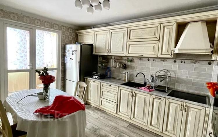 3-комнатная квартира · 90 м² · 7/9 этаж, мкр Аккент, мкр. Аккент за 50.5 млн ₸ в Алматы, Алатауский р-н — фото 2
