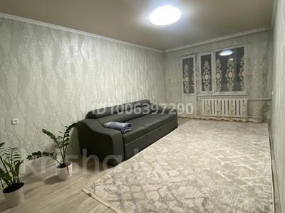 2-бөлмелі пәтер · 50 м² · 5/5 қабат, мкр Строитель 16/1, бағасы: 15.5 млн ₸ в Уральске