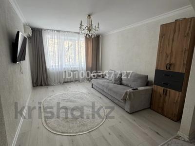 2-комнатная квартира · 60 м² · 2/5 этаж, мкр 8, 101 стрелковая бригада 8к1 — We drink за 13 000 〒 в Актобе