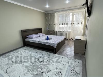 1-комнатная квартира, 35 м², 3/4 этаж посуточно, Муратбаева 34 за 10 000 〒 в 
