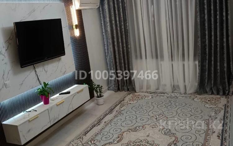3-бөлмелі пәтер · 70 м² · 8/9 қабат, мкр 12 50г — Мерей, 56школа, 51школа, Аида, бағасы: 23.5 млн ₸ в Актобе — фото 2