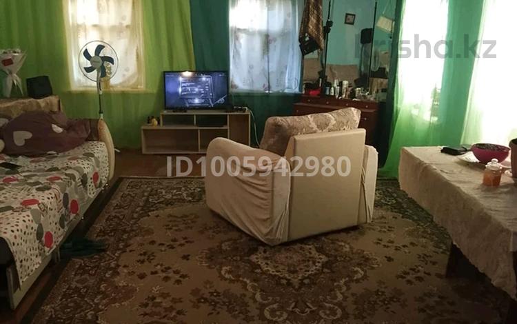 Жеке үй · 2 бөлме · 40 м² · 5 жүзд., Черняховского 4 — Махамбет акын, бағасы: 12 млн ₸ в Уральске — фото 2