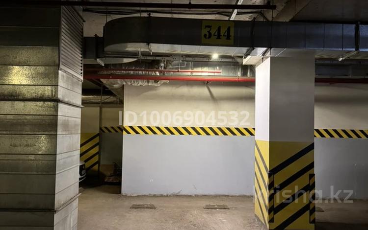 Паркинг · Акмешит 9 — Керей Жанибек хан дары - Акмешит за 30 000 〒 в Астане, Есильский р-н — фото 2