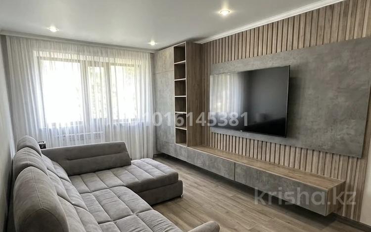 3-комнатная квартира · 68 м² · 3/5 этаж, мкр Юго-Восток, проспект строителей 15 за 27 млн ₸ в Караганде, Казыбек би р-н — фото 2