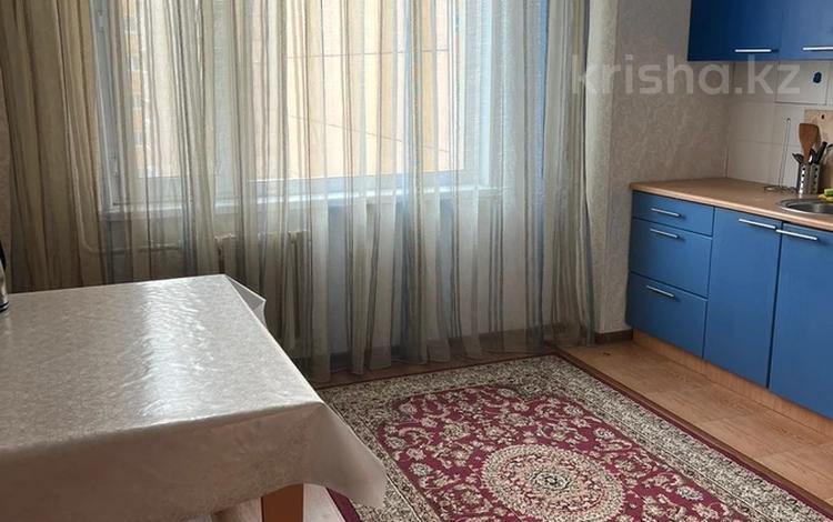 1-комнатная квартира · 45 м² · 6/12 этаж, Сауран 3/1 за 250 000 ₸ в Астане, Есильский р-н — фото 2