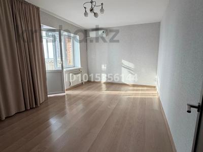 1-бөлмелі пәтер · 52 м² · 8/9 қабат, 10 мкр 25, бағасы: 16.5 млн ₸ в Аксае