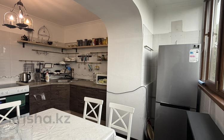 4-бөлмелі пәтер · 90 м² · 4/6 қабат, Самал3 3, бағасы: 105 млн ₸ в Алматы, Медеуский р-н — фото 2