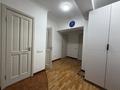 4-бөлмелі пәтер · 90 м² · 4/6 қабат, Самал3 3, бағасы: 105 млн ₸ в Алматы, Медеуский р-н — фото 13