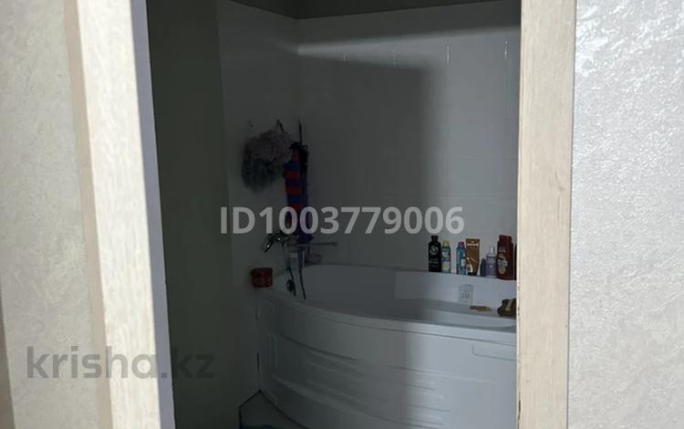 2-комнатная квартира · 67 м² · 7/9 этаж, мкр 12 54 — За торговым домом Аида за 20.5 млн ₸ в Актобе — фото 3