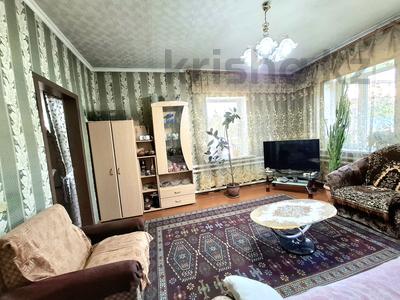Отдельный дом · 4 комнаты · 64 м² · 5.5 сот., Юных Космонавтов — Район Соцгорода за 12.5 млн ₸ в Темиртау