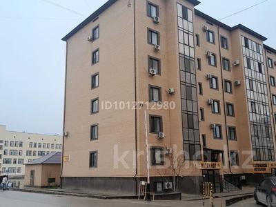 2-бөлмелі пәтер · 45 м² · 6/6 қабат, 31А мкр, 31-ш/а. — Жақын жерде мектеп дом арт жағында ақ базар жеке теретория мен магазин, бағасы: 10.7 млн ₸ в Актау