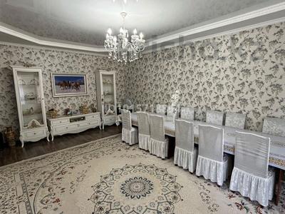 Отдельный дом · 5 комнат · 206 м² · 10 сот., Сарбаз 123 за 60 млн ₸ в Актобе, жилой массив Кирпичный