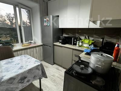 2-бөлмелі пәтер · 45 м² · 3/5 қабат, Абая 25, бағасы: 8 млн ₸ в Курчатове