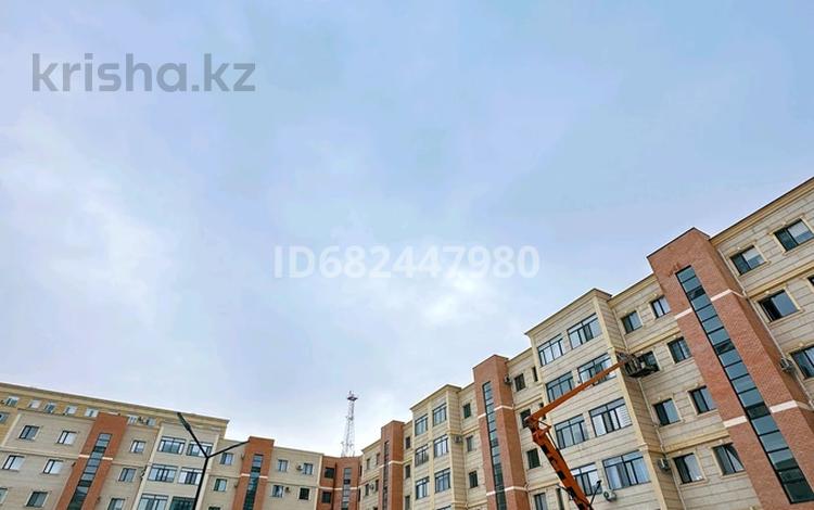 2-комнатная квартира, 71.8 м², 4/5 этаж, 16-й мкр 79 за 24 млн 〒 в Актау, 16-й мкр  — фото 2
