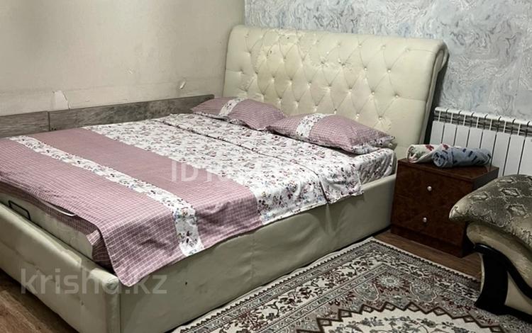 1-комнатная квартира · 32 м² · 1/2 этаж, Пугачева 17 — Сейфуллина-Шолохова, ЖД Вокзал-1 за 10 000 ₸ в Алматы, Турксибский р-н — фото 2