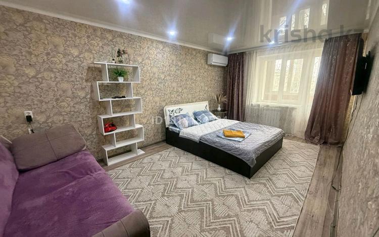 1-комнатная квартира · 45 м² · 4/5 этаж, мкр 4 25 за 9 000 ₸ в Уральске — фото 2