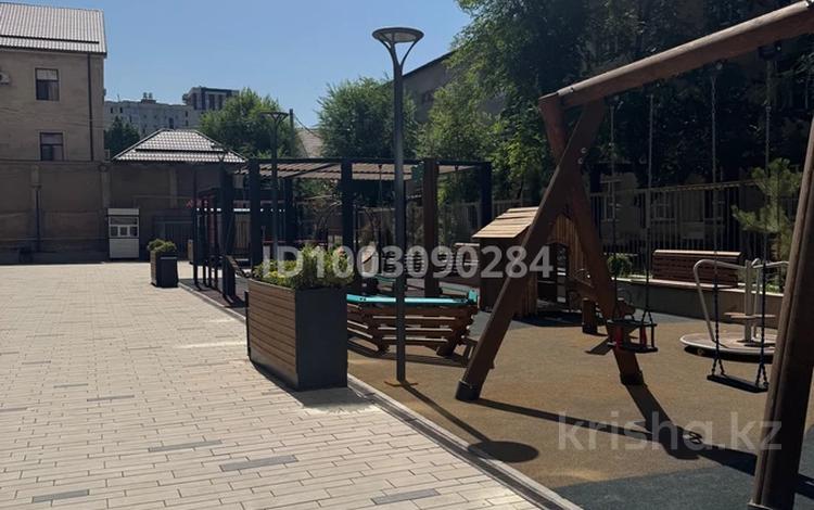 2-комнатная квартира · 98.7 м² · 3/10 этаж, Байтурсынова 35/7 — Вдоль улицы Байтурсынова, на против отделения Kaspi.kz за ~ 45 млн ₸ в Шымкенте — фото 3