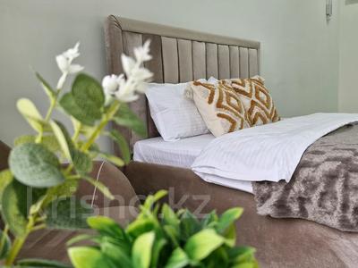Аренда квартир посуточно в Алматы: 2-комнатная квартира · 42 м² · 13/13 этаж, Утепова 20 за 18 000 〒 2-комнатная квартира · 42 м² · 13/13 этаж, Утепова 20 за 18 000 〒 в Алматы, Бостандыкский р-н