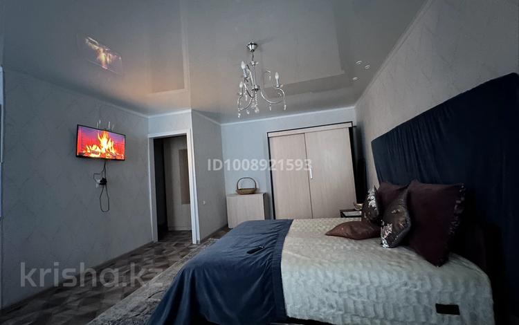 1-комнатная квартира · 40 м² · 2/5 этаж, мкр Новый Город, Нуркена Абдирова 10 за 1 000 ₸ в Караганде, Казыбек би р-н — фото 2