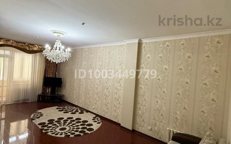 2-комнатная квартира · 90 м² · 7/9 этаж, Достык 10 за 300 000 ₸ в Астане, Есильский р-н — фото 3