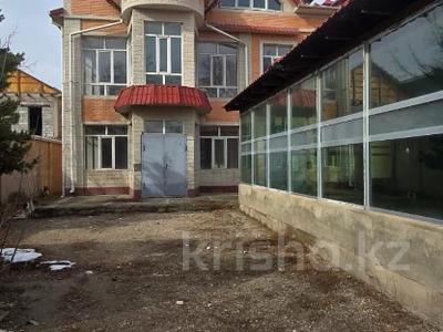 Свободное назначение, офисы, бани, гостиницы и зоны отдыха, медцентры и аптеки, образование · 750 м² за 75 млн 〒 в Таразе