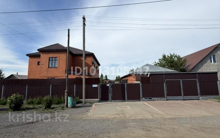 Жеке үй · 5 бөлме · 280 м² · 10 жүзд., Акбесик 3, бағасы: 54 млн ₸ в Актобе, жилой массив Заречный-3 — фото 2