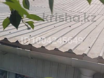 Отдельный дом · 5 комнат · 120 м² · 3 сот., Первый переулок Абая 59 — Напротив Центрального парка. Рядом вторая школа за 21 млн 〒 в Таразе