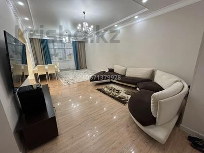 3-комнатная квартира, 130 м², 11/18 этаж помесячно, Иманбаева 11 за 380 000 〒 в Астане, р-н Байконур