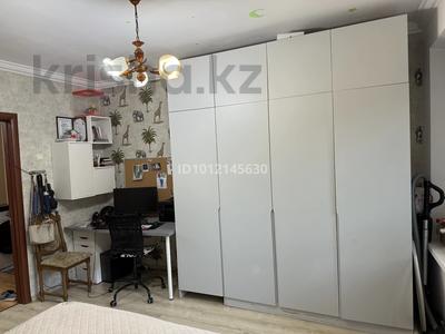 3-комнатная квартира · 84 м² · 2/5 этаж, ул. Байтурсынова 74 за 85 млн ₸ в Алматы, Алмалинский р-н
