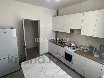 Пәтерлер в Туркестанской обл.: 2-бөлмелі пәтер · 58.6 м² · 2/7 қабат, Жк туран Есимхан 17/6 6 — Муз сарайынын жанында, бағасы: 100 000 〒 2-бөлмелі пәтер · 58.6 м² · 2/7 қабат, Жк туран Есимхан 17/6 6 — Муз сарайынын жанында, бағасы: 100 000 〒 в Туркестане